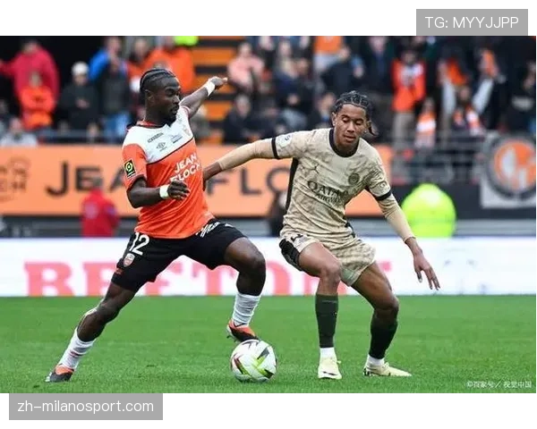 洛里昂对阵克莱蒙，上半场未结束已有三名球员因伤被换下